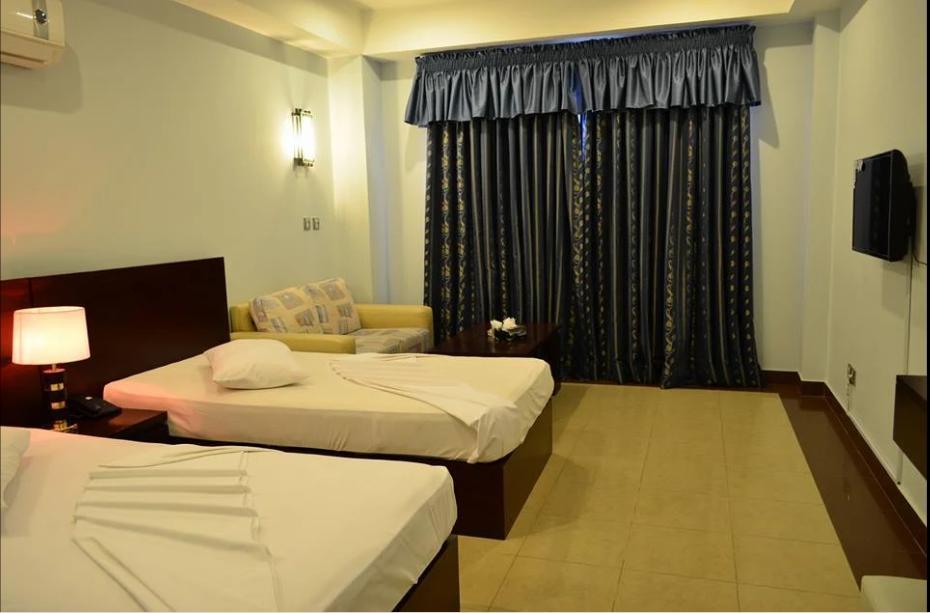 Hotel Multan Continental Buitenkant foto