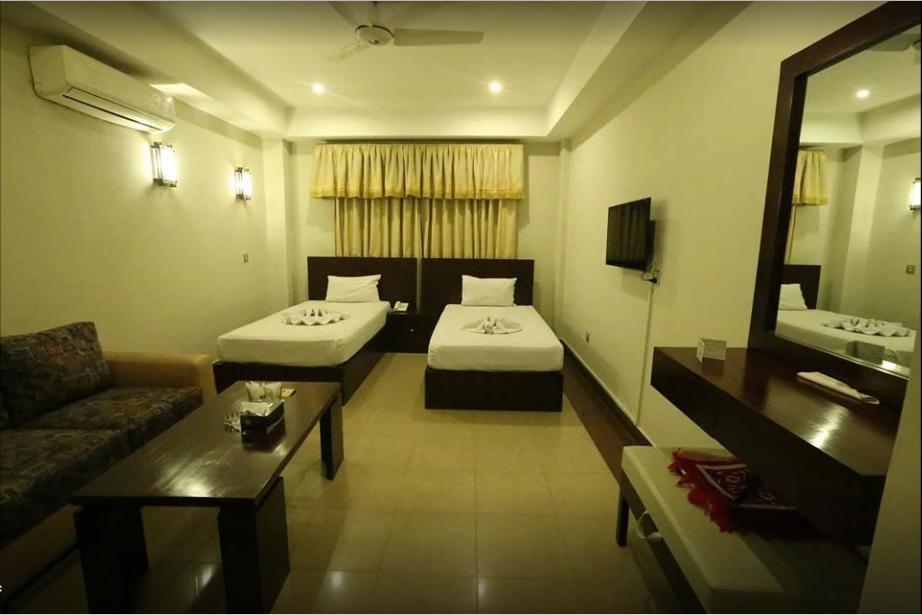 Hotel Multan Continental Buitenkant foto